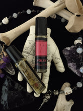 Load image into Gallery viewer, Völva Anointing Oil ~ Wand Wed ~ Seeress ~ Prophetess ~ Witch ~ Spá ~ Seiðr ~ Weaving ~ Fate ~ Wyrd
