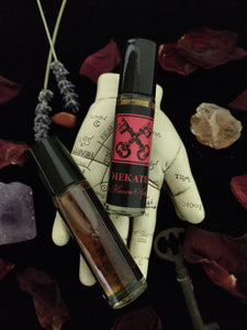 Hekate ~ Ritual Anointing Oil ~ Crossroads ~ Gateways ~ Guidance ~ Pathways ~ Underworld ~ Protector ~